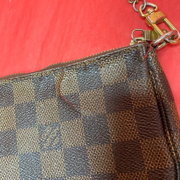 Louis Vuitton Damier Ebene Mini Pochette - Picture 2 of 7